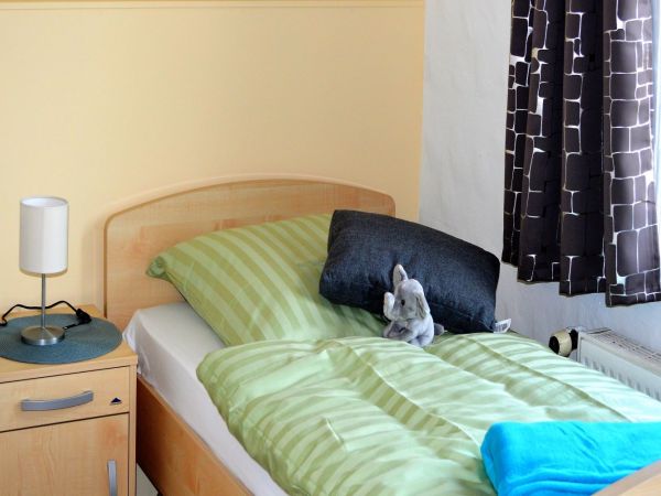 Bett im Schlafzimmer