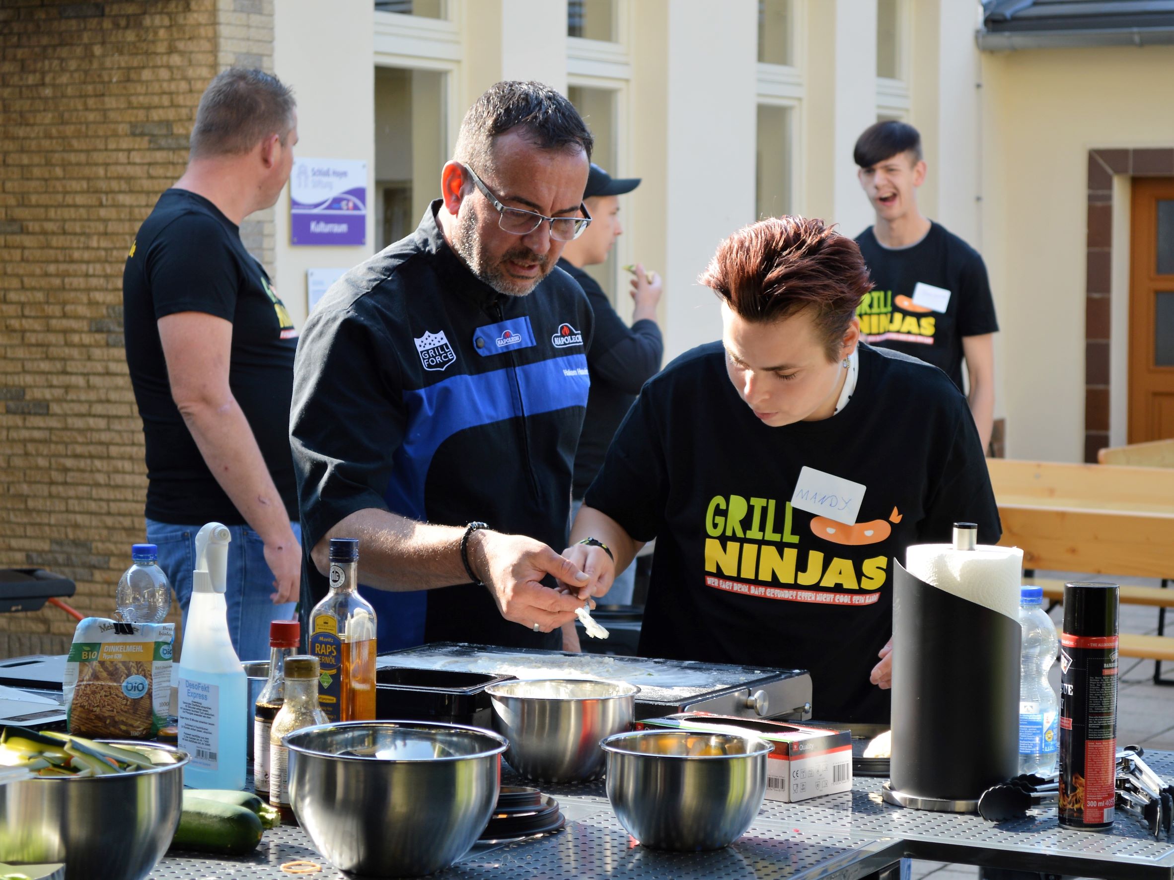 Grillninjas beim Kochen