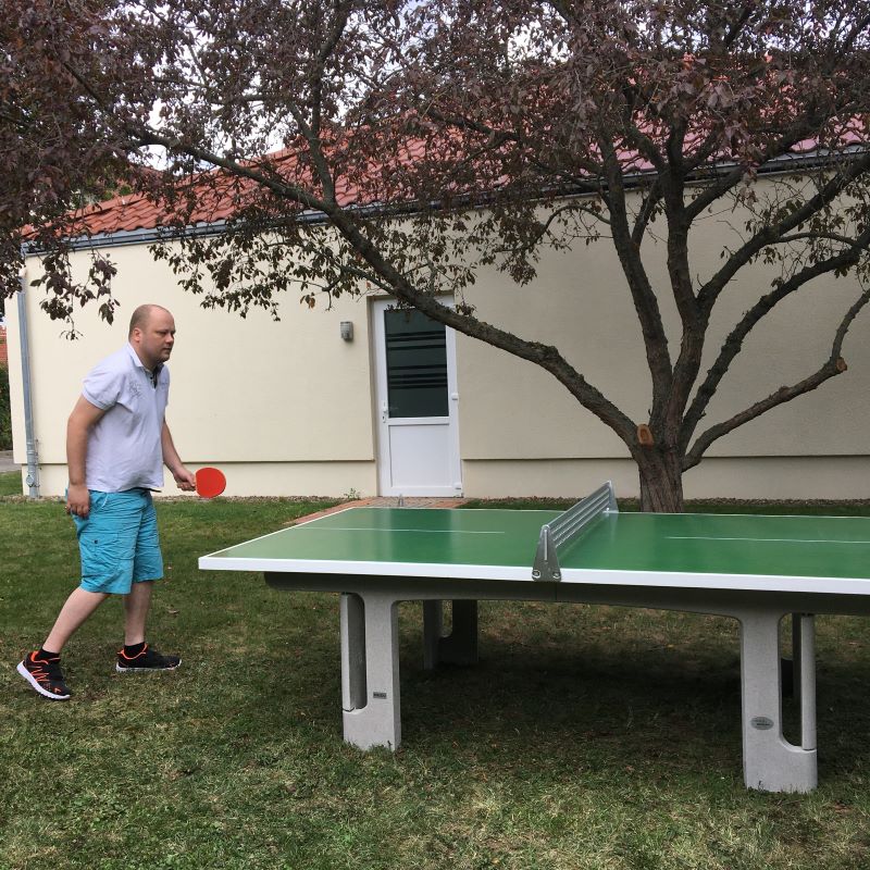 neue Tischtennisplatte